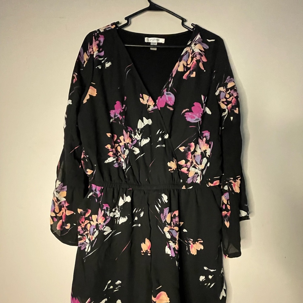 Arizona Jean Company Black Floral Wrap Style Romper Bell Slit Sleeves size XL